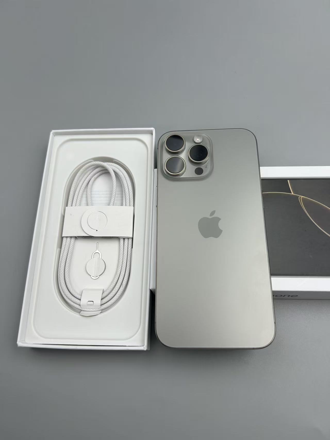 Apple/苹果 iPhone 16Pro  1TB 苹果手机全网通5G