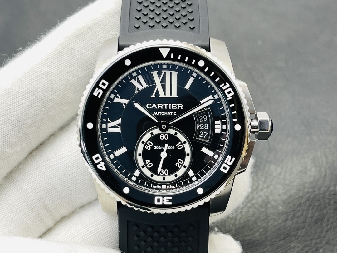 Cartier 卡地亚卡历博系列W7100052，精钢42mm表径自动机械