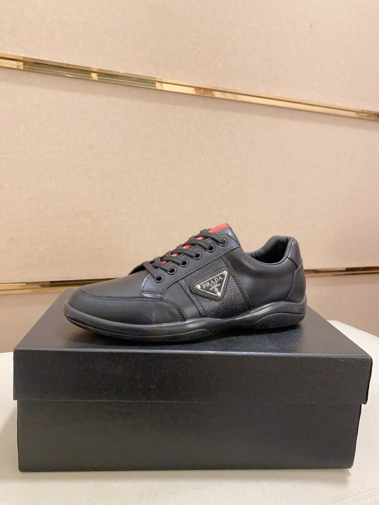 PRADA男鞋