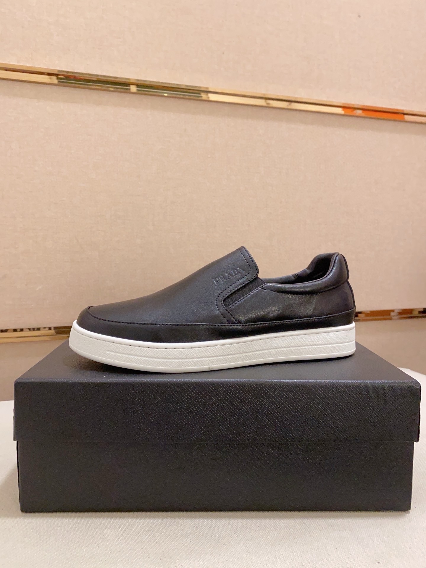 PRADA男鞋