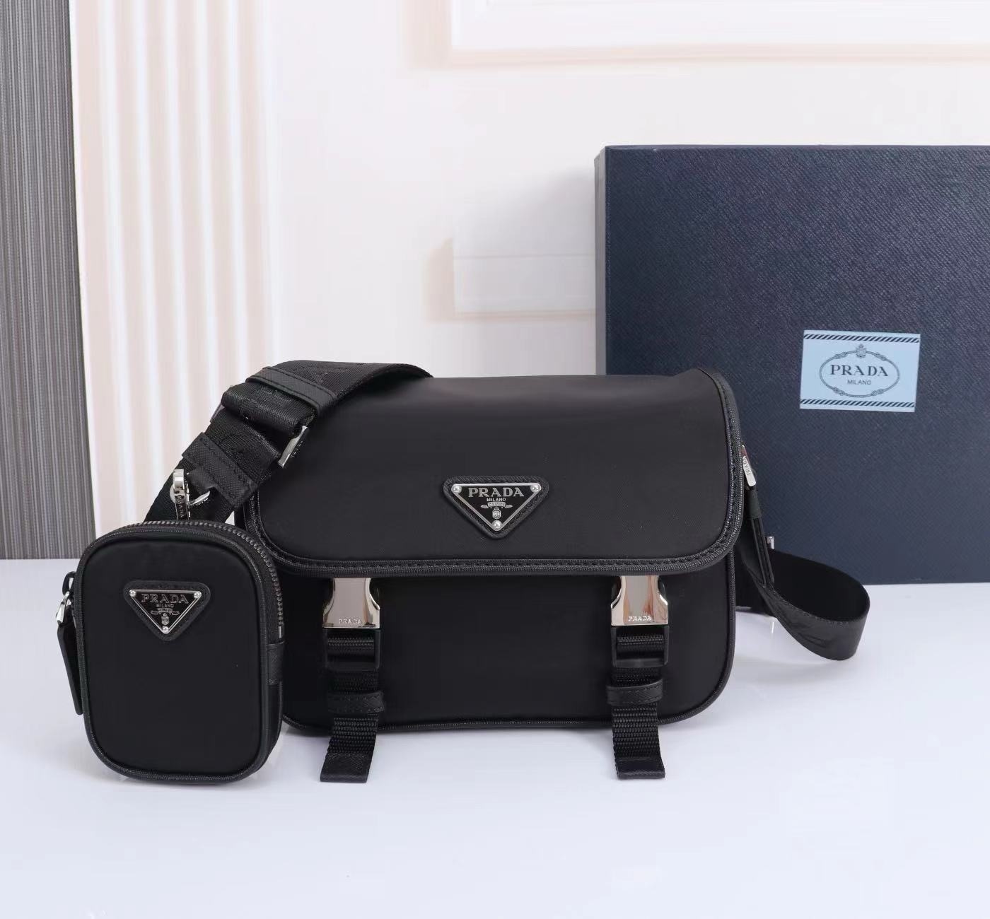 PRADA郵差包