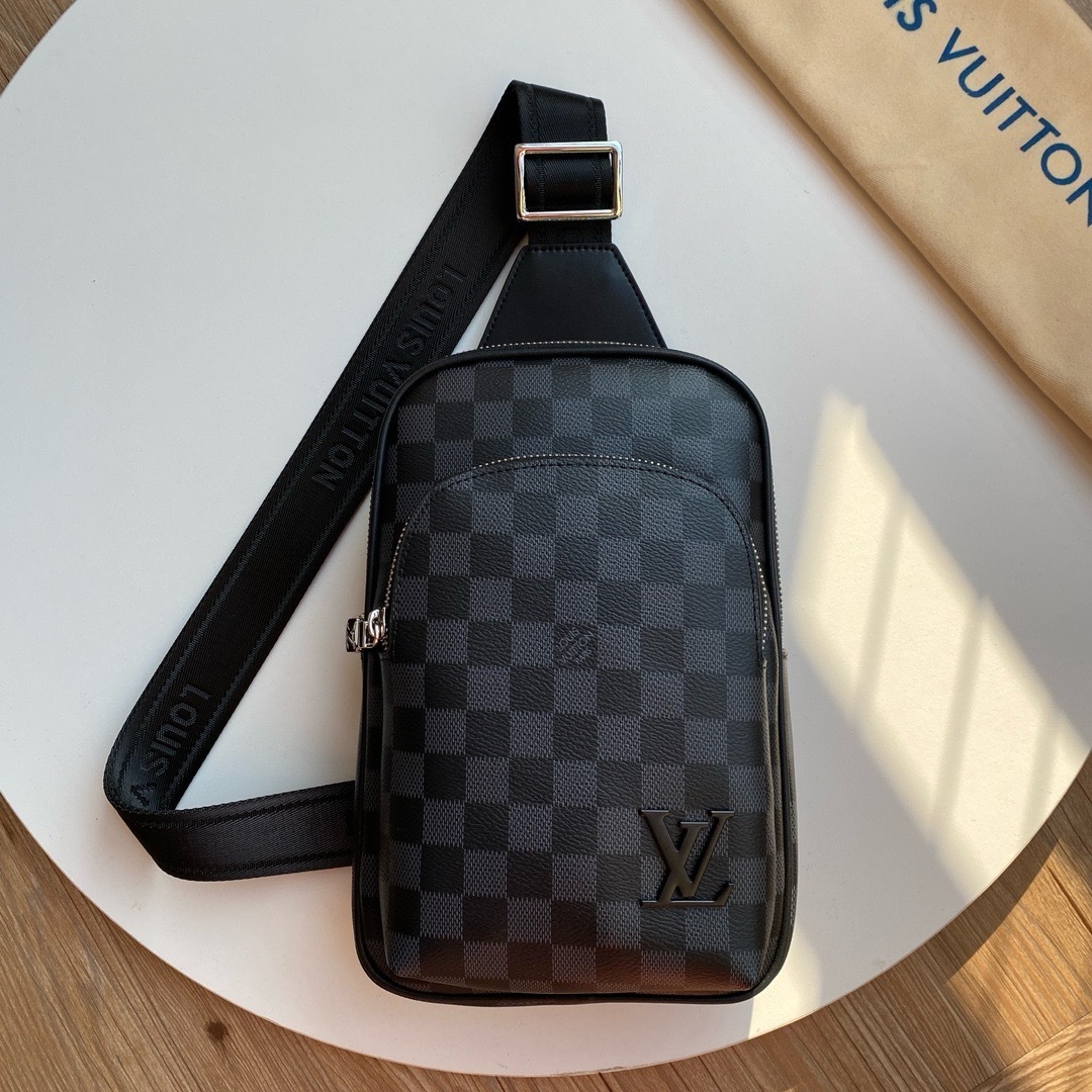 LV胸包