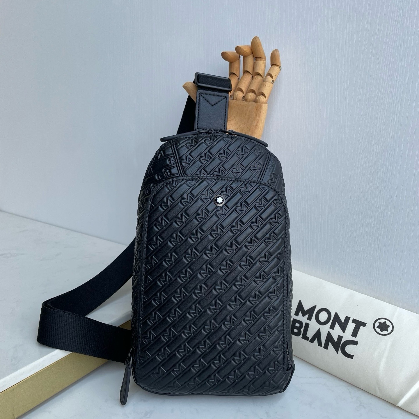 MONTBLANC胸包