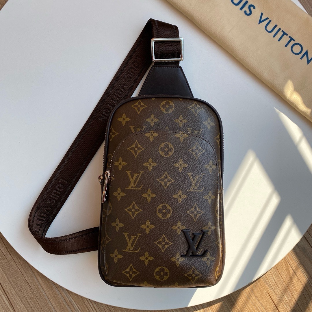 LV胸包