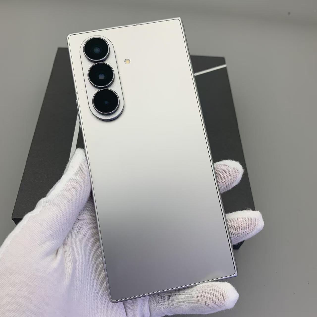 Samsung/三星 Galaxy Z Fold7 12GB+1TB 超轻薄折叠屏旗舰AI手机 2亿像素 骁龙8至尊版