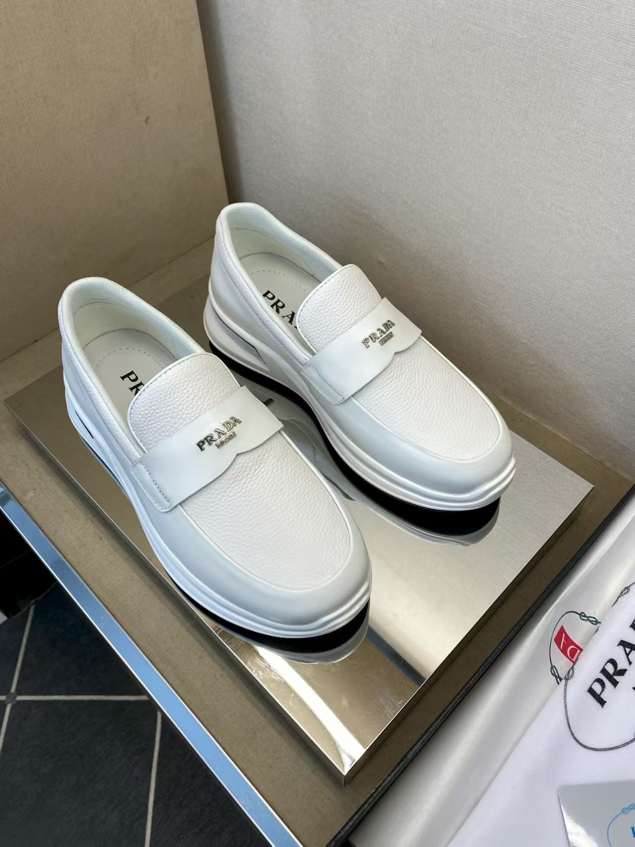 PRADA男鞋 2025專櫃同步 普拉達經典爆款休閒鞋