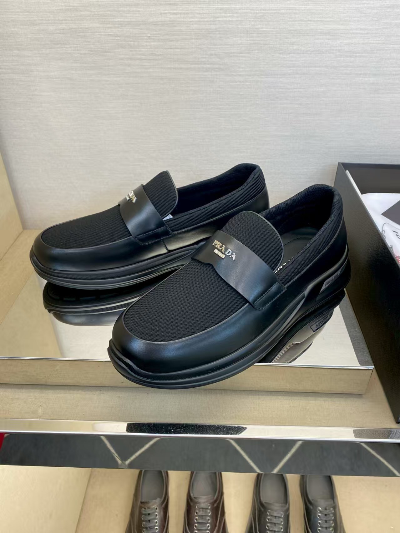 PRADA男鞋 2025專櫃同步 普拉達經典爆款休閒鞋