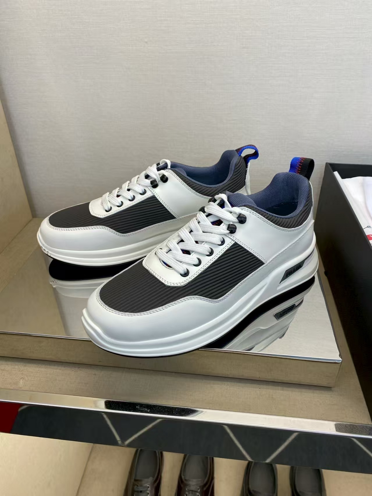 PRADA男鞋 2025專櫃同步 普拉達經典爆款休閒鞋