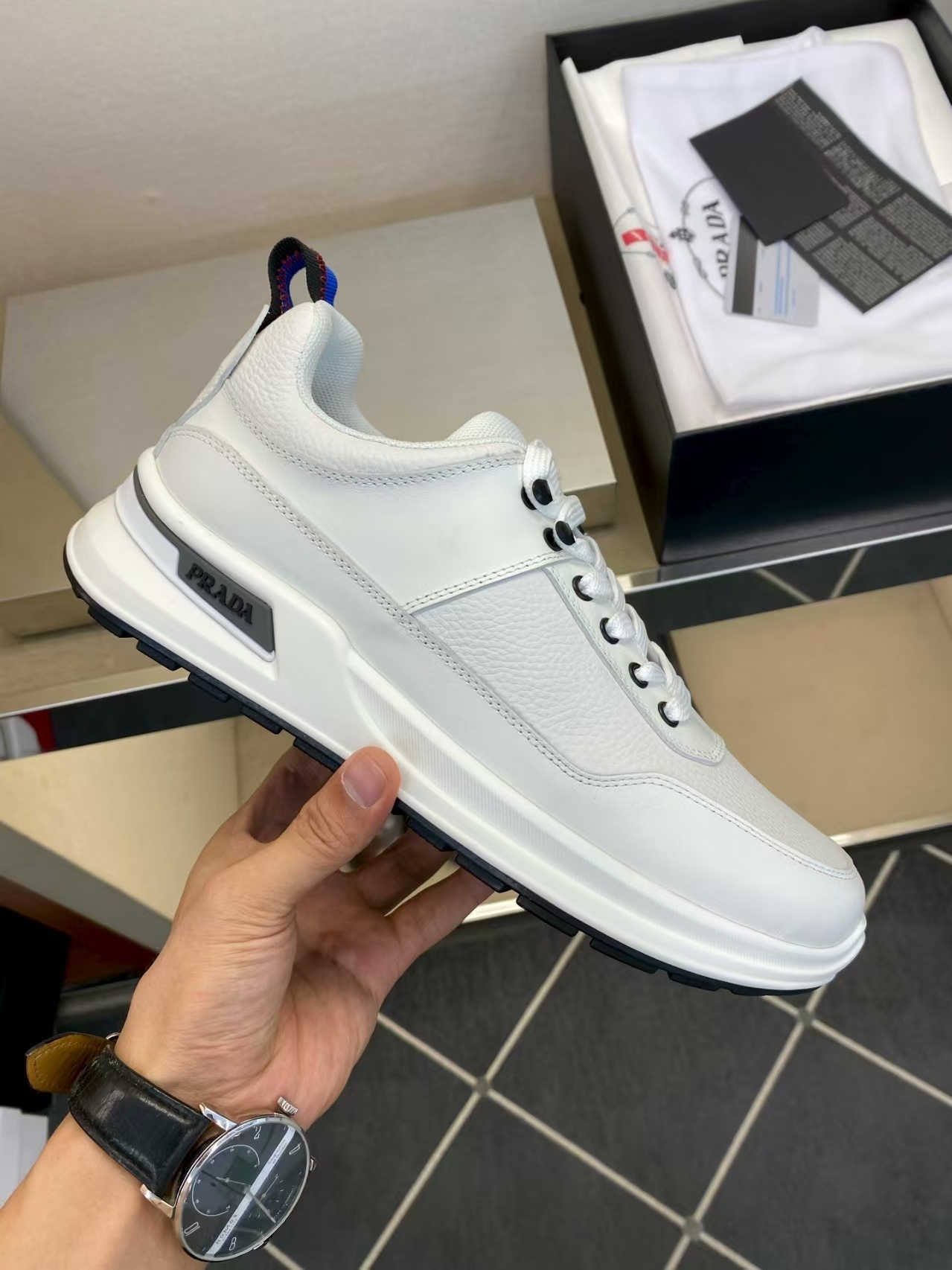 PRADA男鞋 2025專櫃同步 普拉達經典爆款休閒鞋