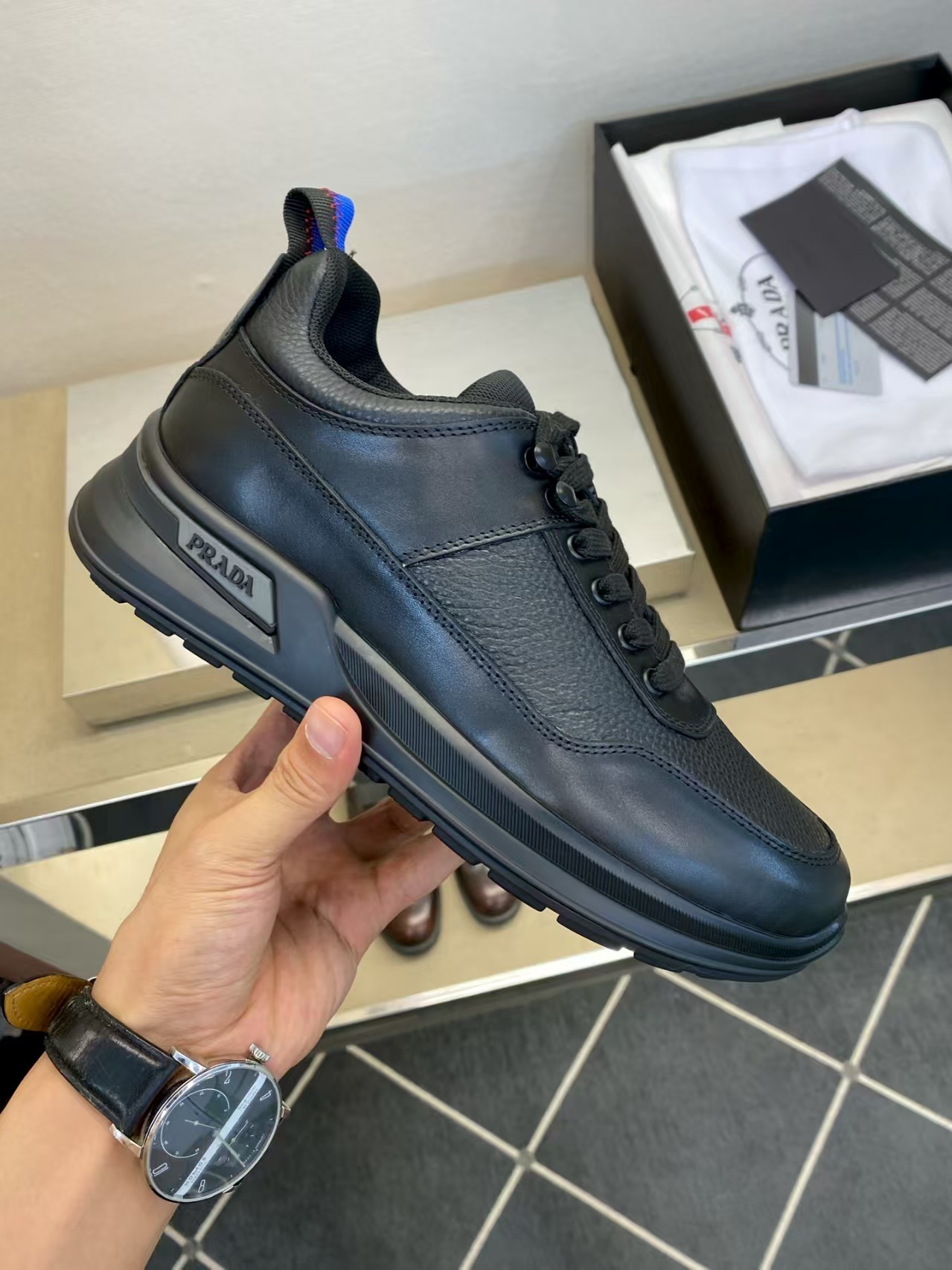 PRADA男鞋 2025專櫃同步 普拉達經典爆款休閒鞋