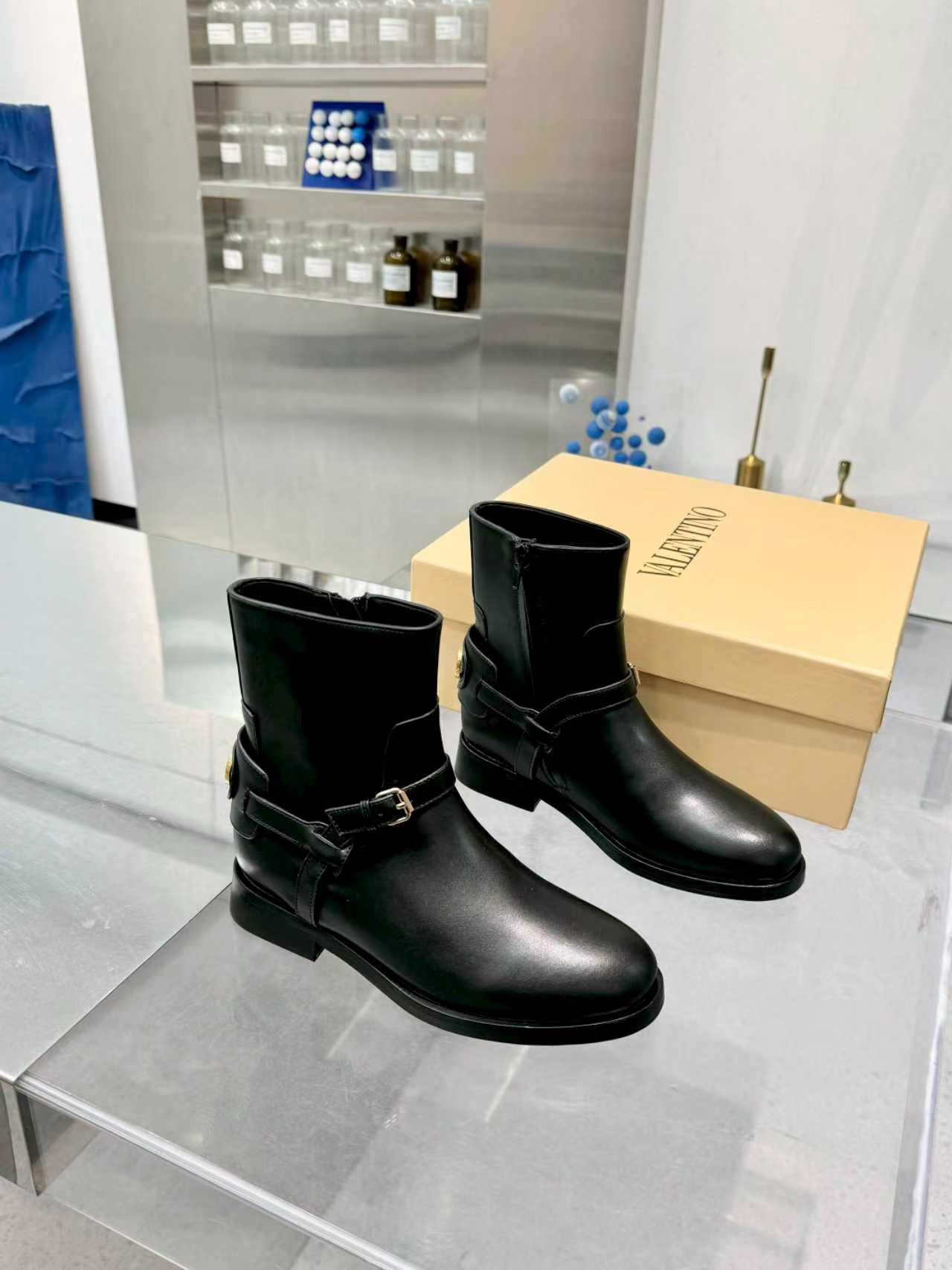 VALENTINO女靴 2025專櫃同步 華倫天奴時尚爆款靴鞋