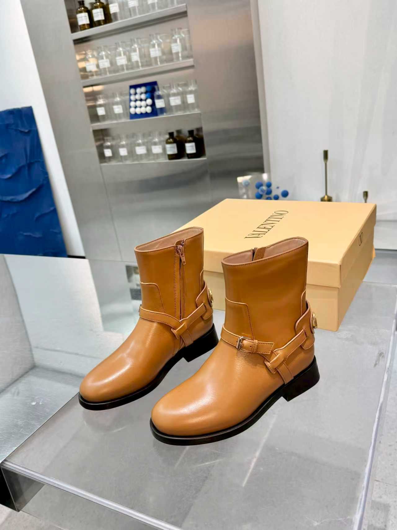 VALENTINO女靴 2025專櫃同步 華倫天奴時尚爆款靴鞋