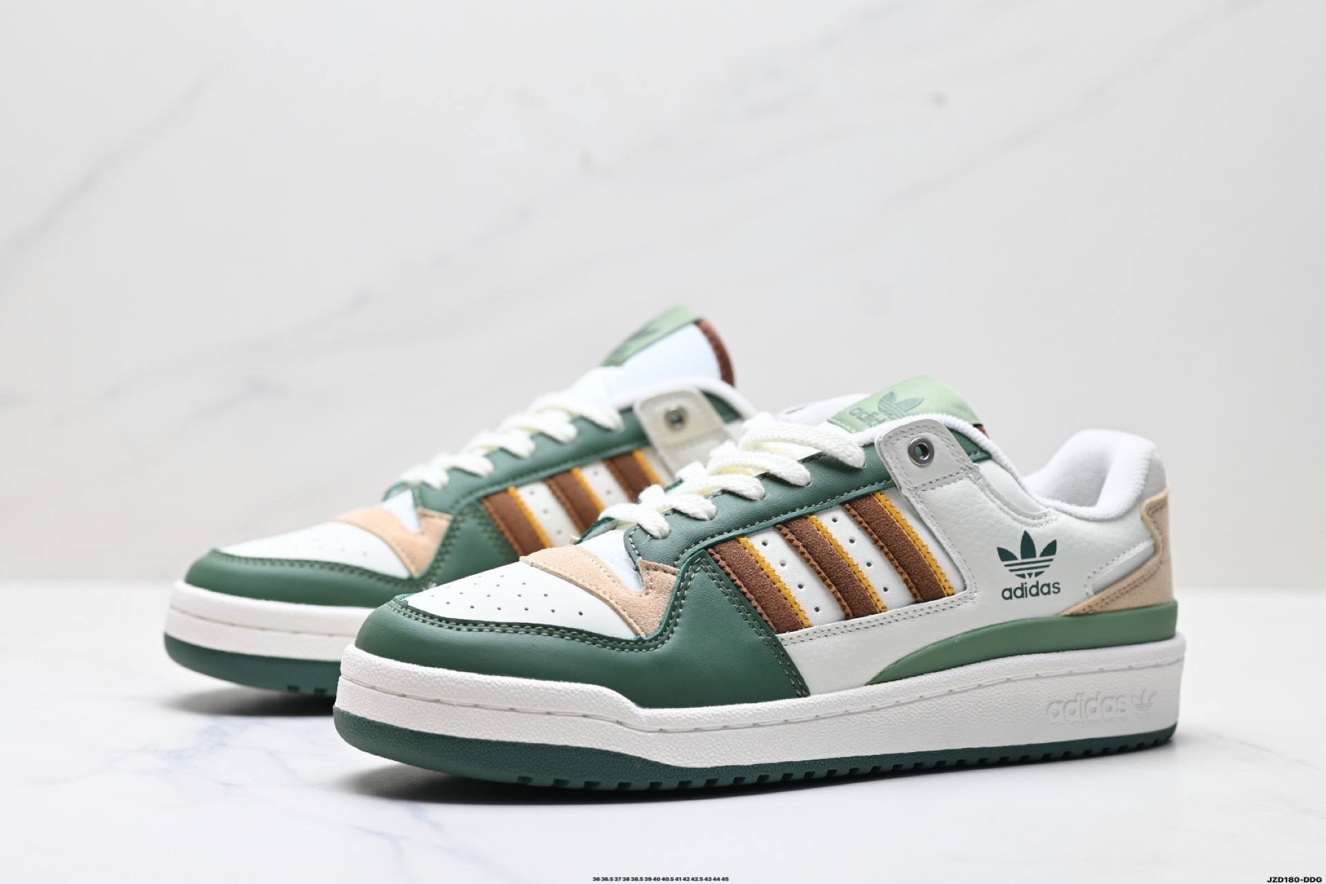 Adidas情侶鞋 阿迪達斯時尚休閒運動板鞋