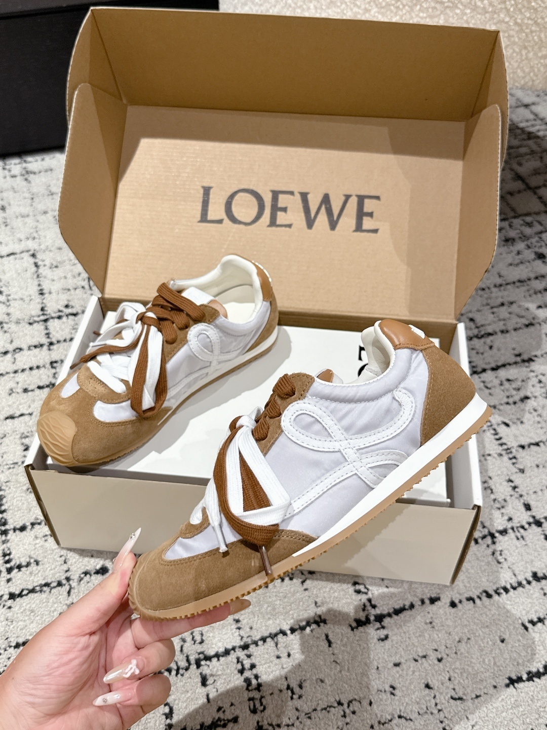 LOEWE情侶鞋 2025專櫃同步