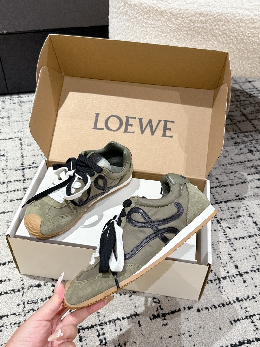 LOEWE情侶鞋 2025專櫃同步