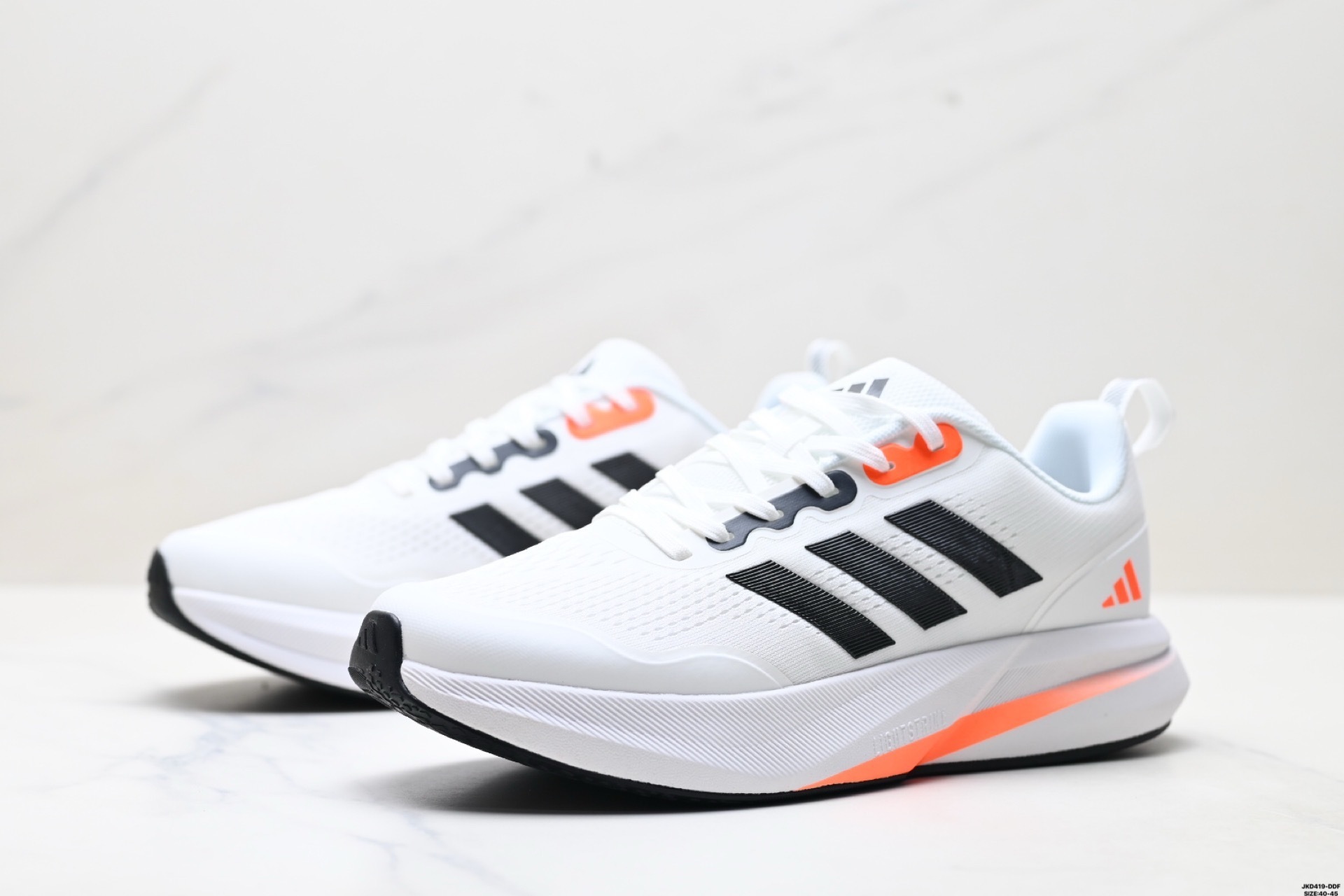 Adidas男鞋 阿迪達斯時尚休閒運動跑步鞋