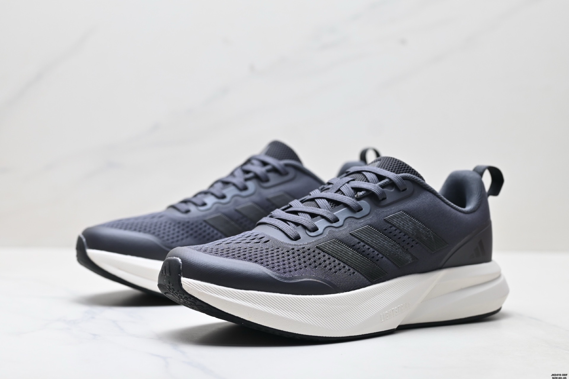 Adidas男鞋 阿迪達斯時尚休閒運動跑步鞋