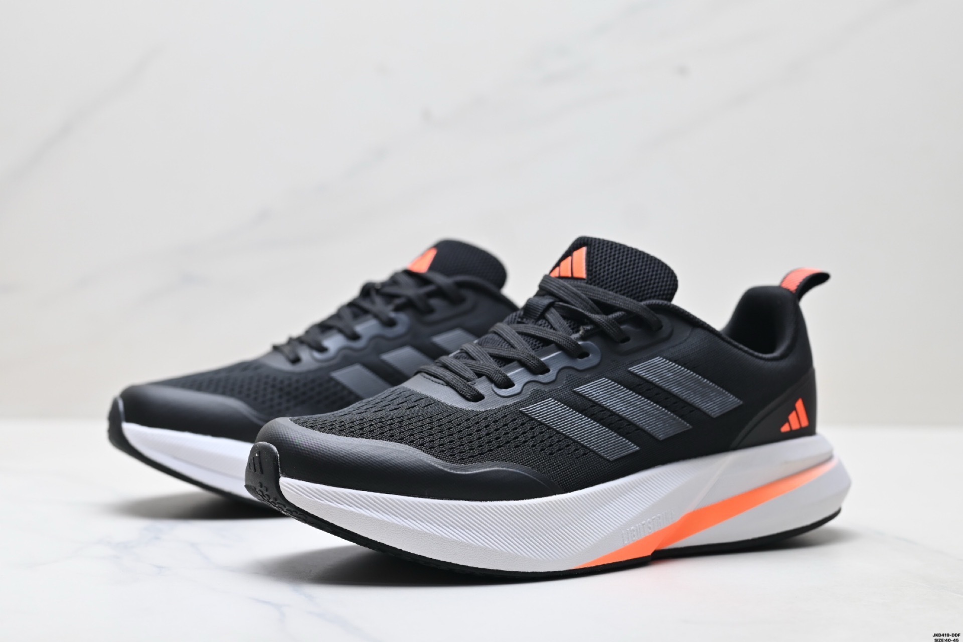 Adidas男鞋 阿迪達斯時尚休閒運動跑步鞋