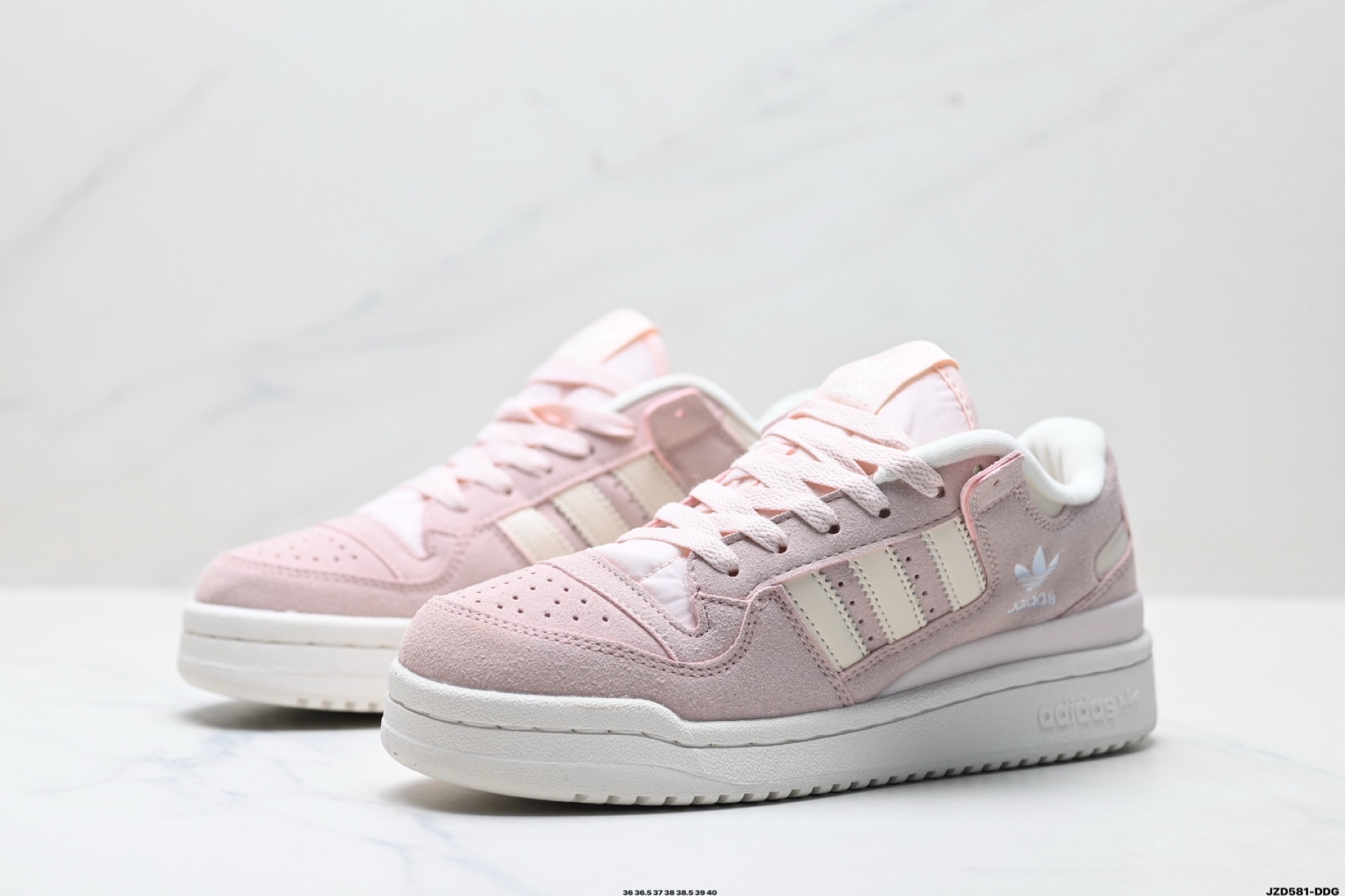 Adidas女鞋 阿迪達斯時尚休閒運動板鞋