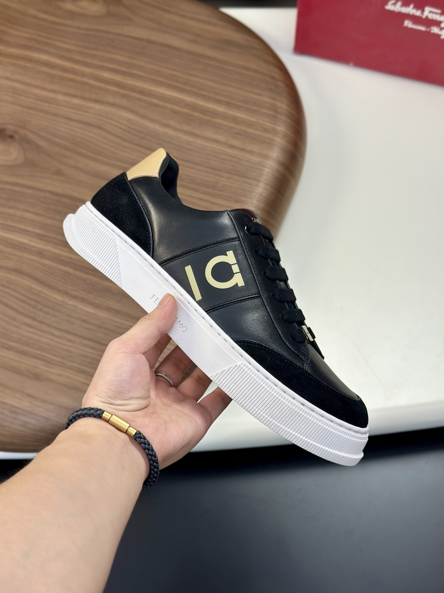 Ferragamo男鞋 2025專櫃同步 菲拉格慕經典爆款休閒鞋