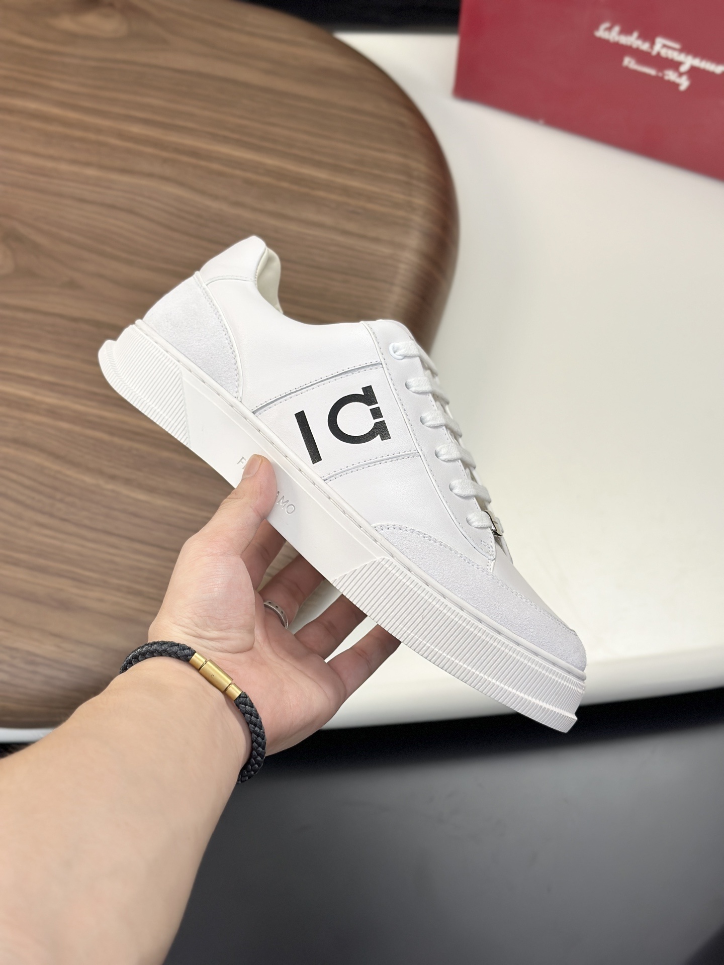 Ferragamo男鞋 2025專櫃同步 菲拉格慕經典爆款休閒鞋