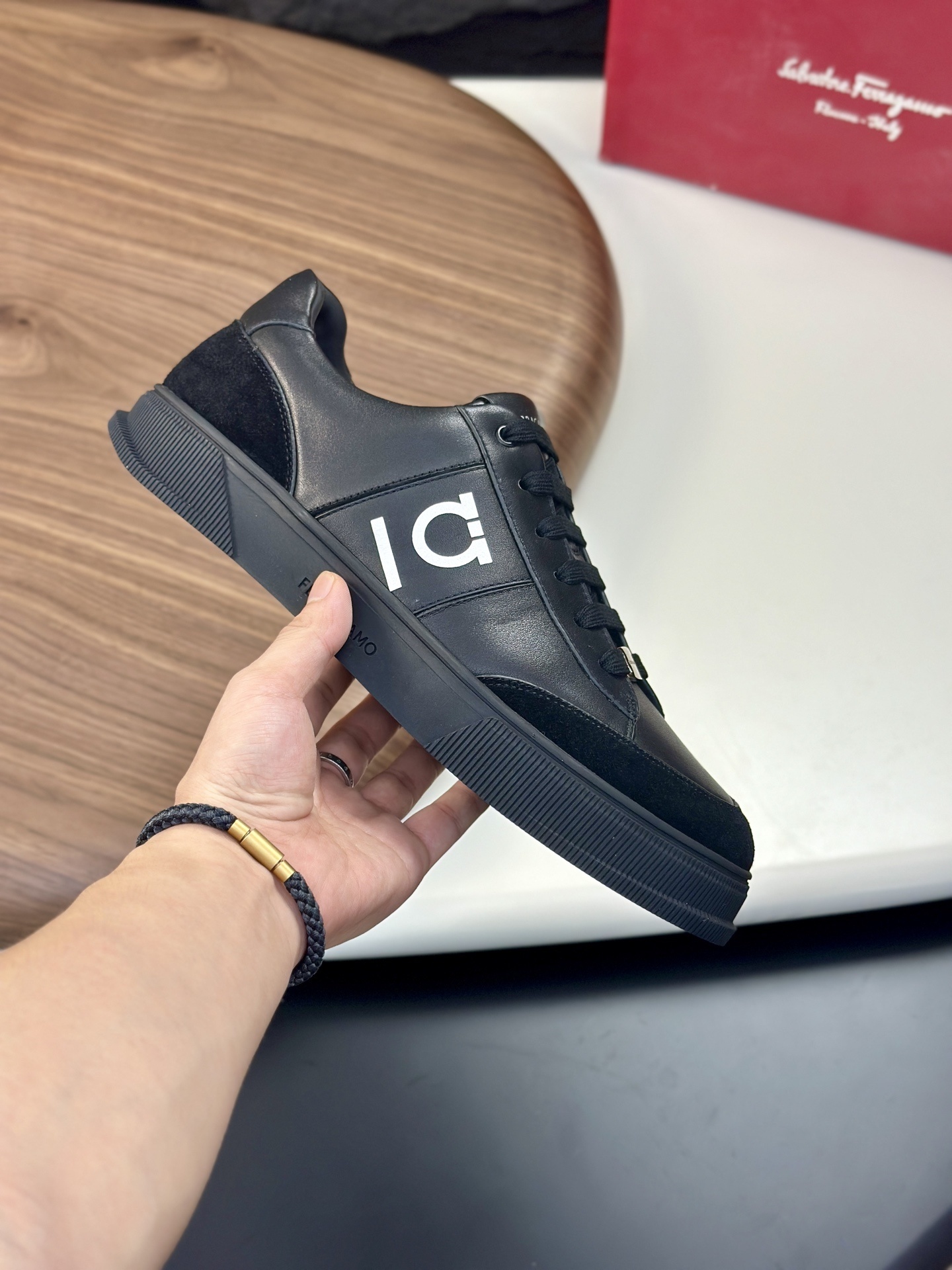 Ferragamo男鞋 2025專櫃同步 菲拉格慕經典爆款休閒鞋