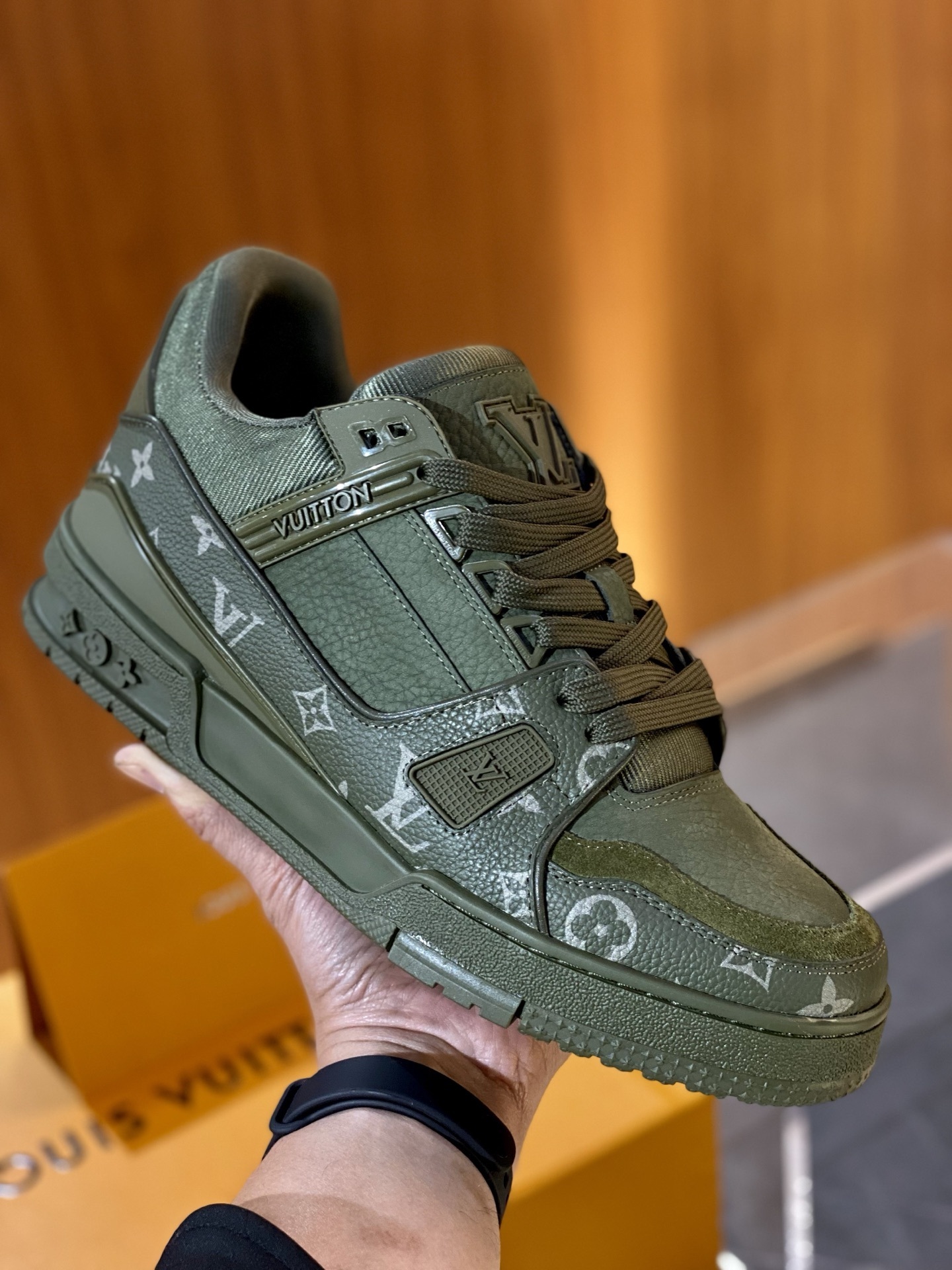 LouisVuitton男鞋 2025專櫃同步 LV路易威登經典爆款休閒鞋