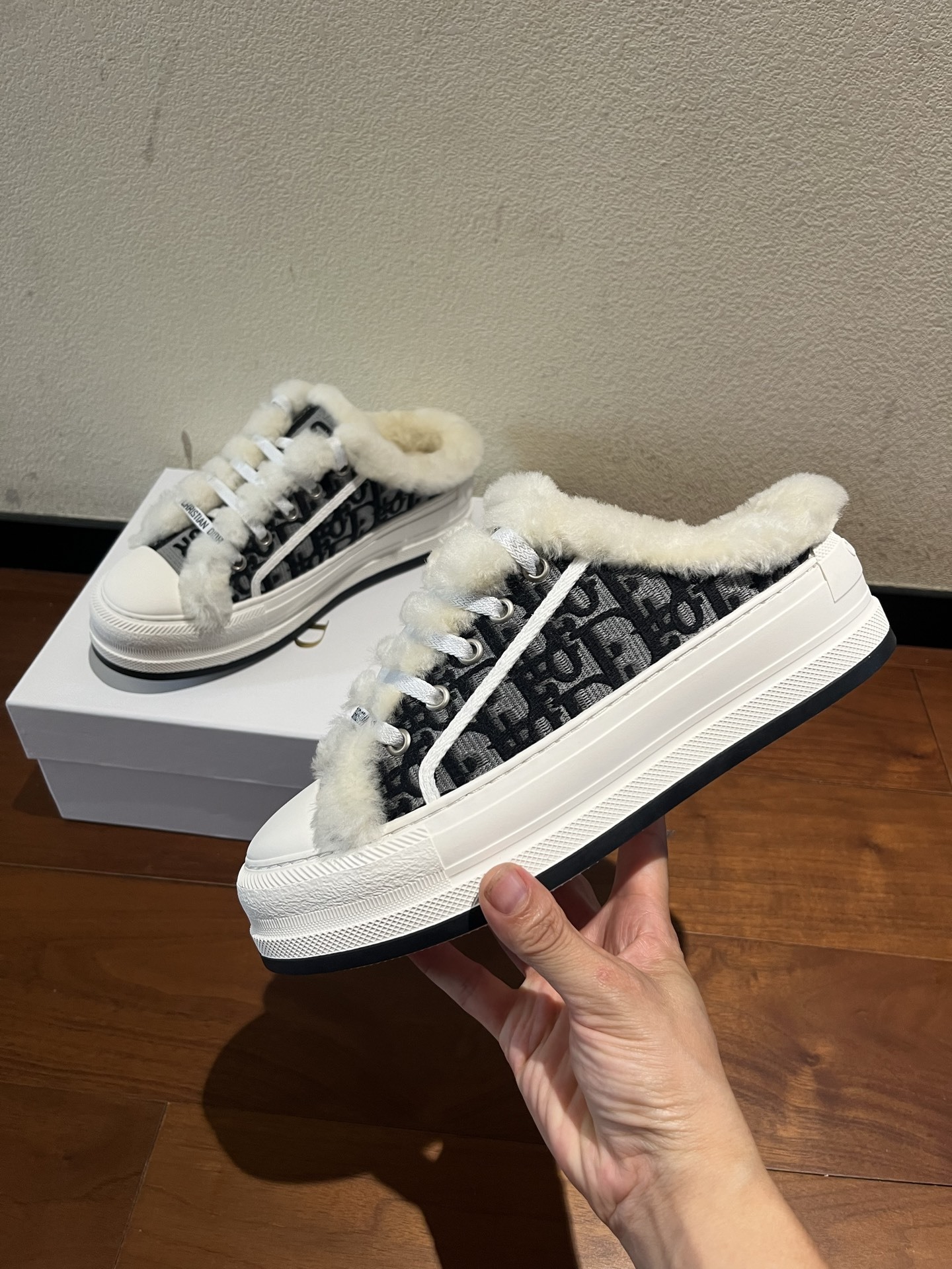 DIOR女鞋 2025專櫃同步 迪奧真羊毛刺繡毛拖