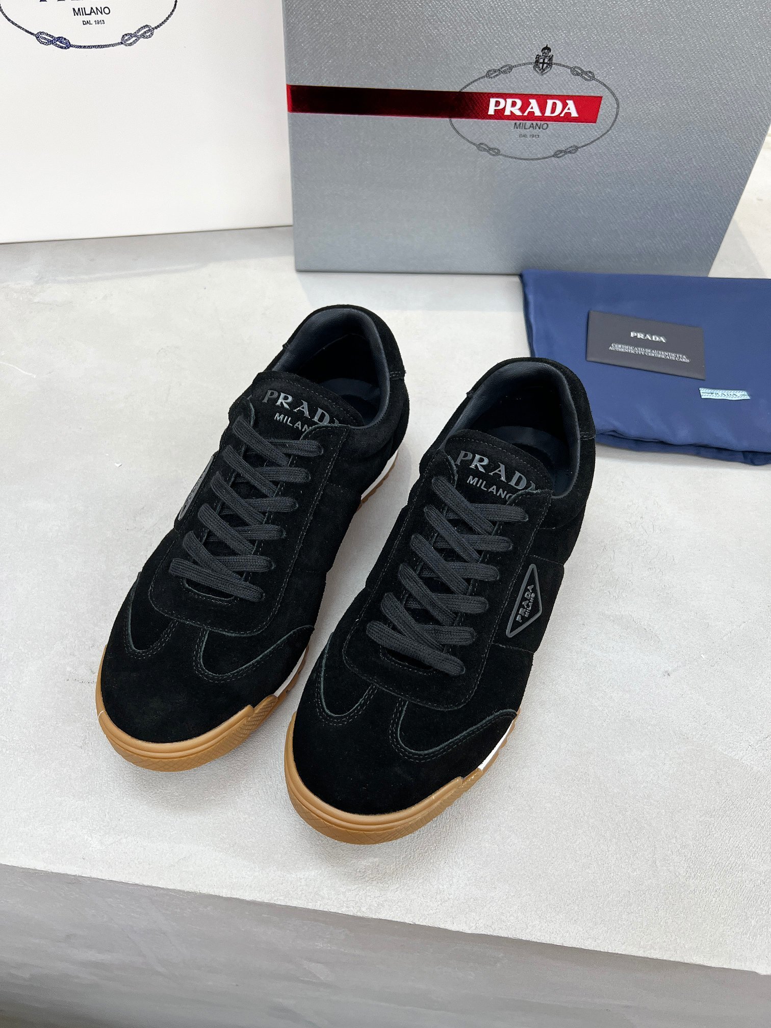 PRADA情侶鞋 2025專櫃同步 普拉達經典爆款休閑鞋