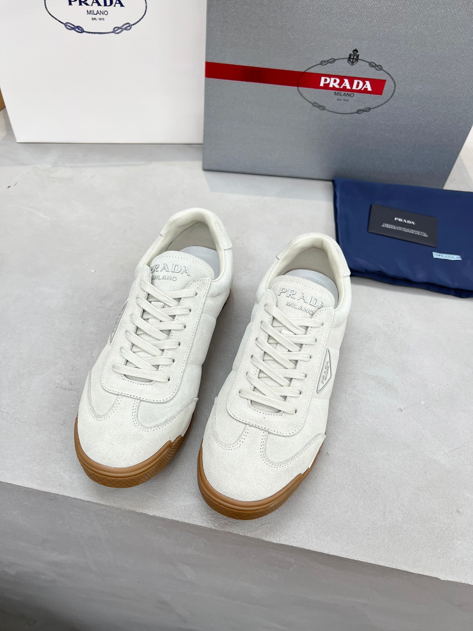 PRADA情侶鞋 2025專櫃同步 普拉達經典爆款休閑鞋