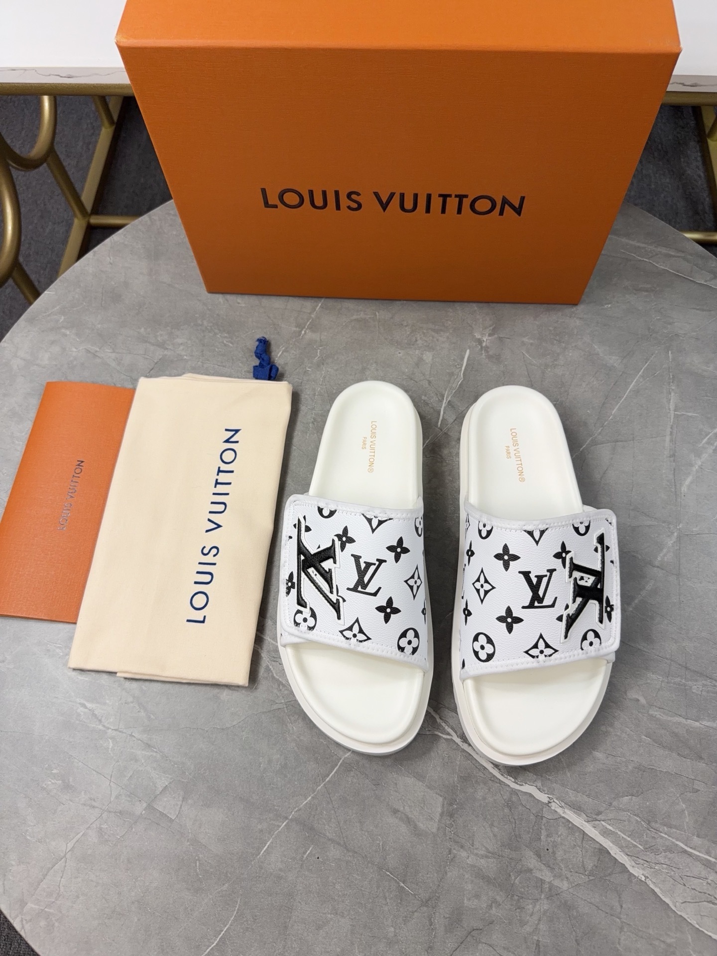 LOUIS VUITTON情侶拖鞋 2025專櫃同步 LV路易威登經典涼拖