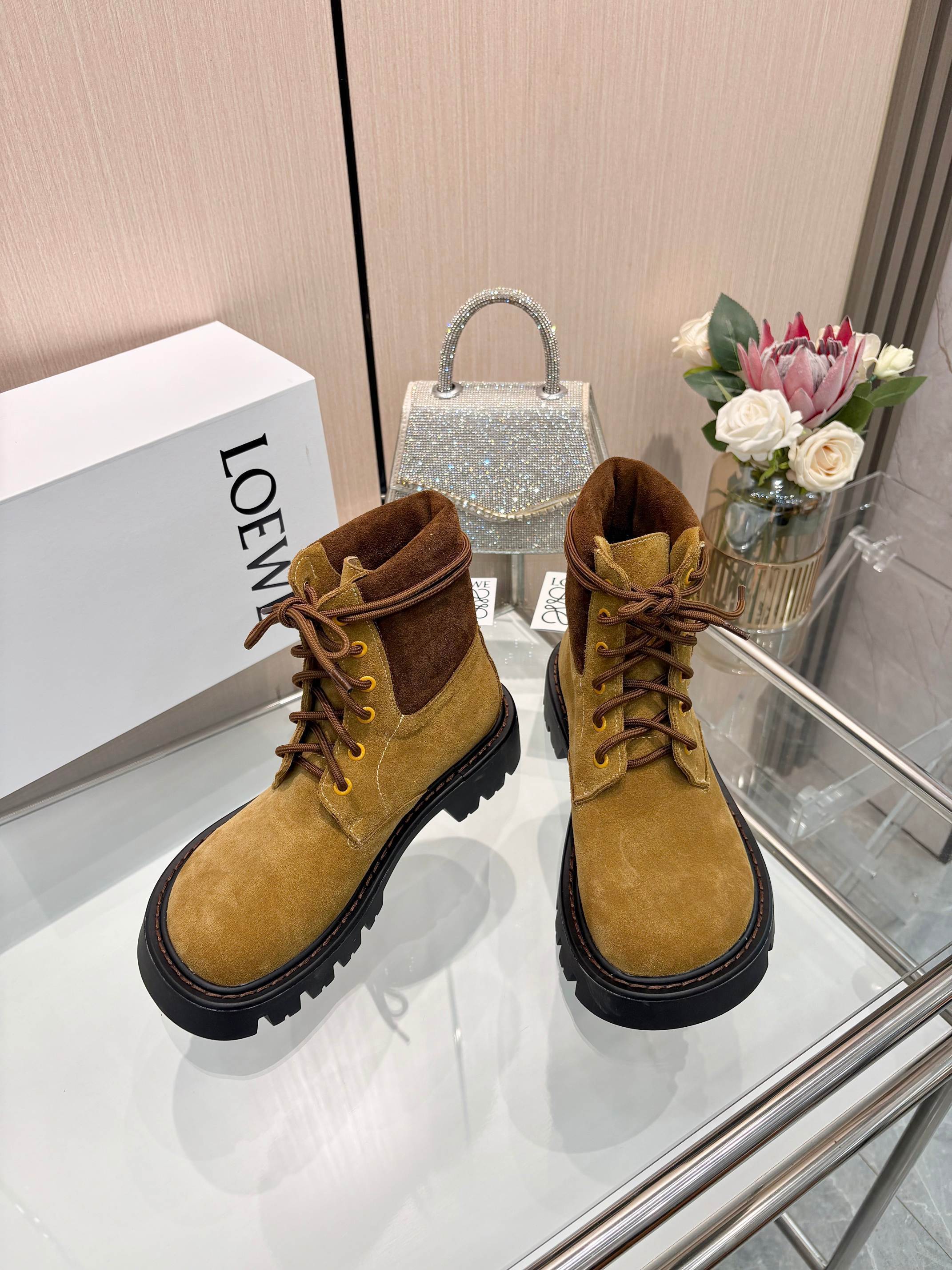 LOEWE女靴 2025專櫃同步 羅意威時尚爆款靴鞋