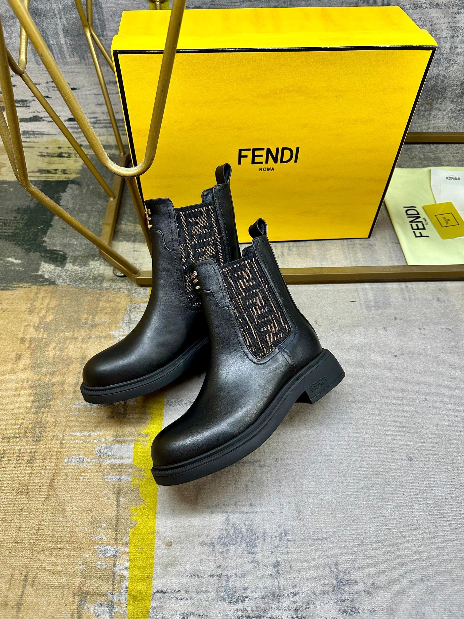 FENDI女靴 2025專櫃同步 芬迪時尚爆款靴鞋