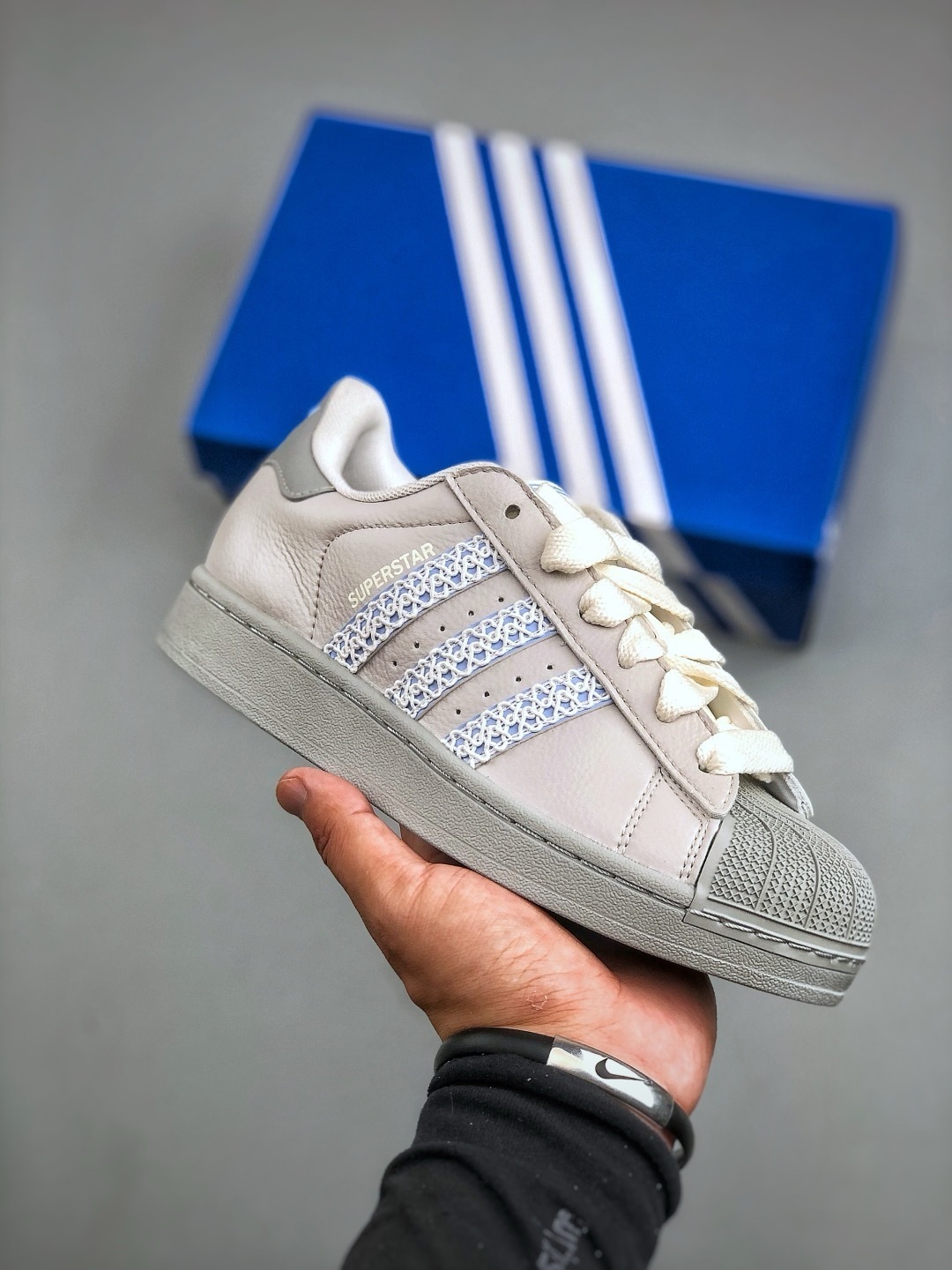 Adidas女鞋 阿迪達斯時尚休閒運動板鞋