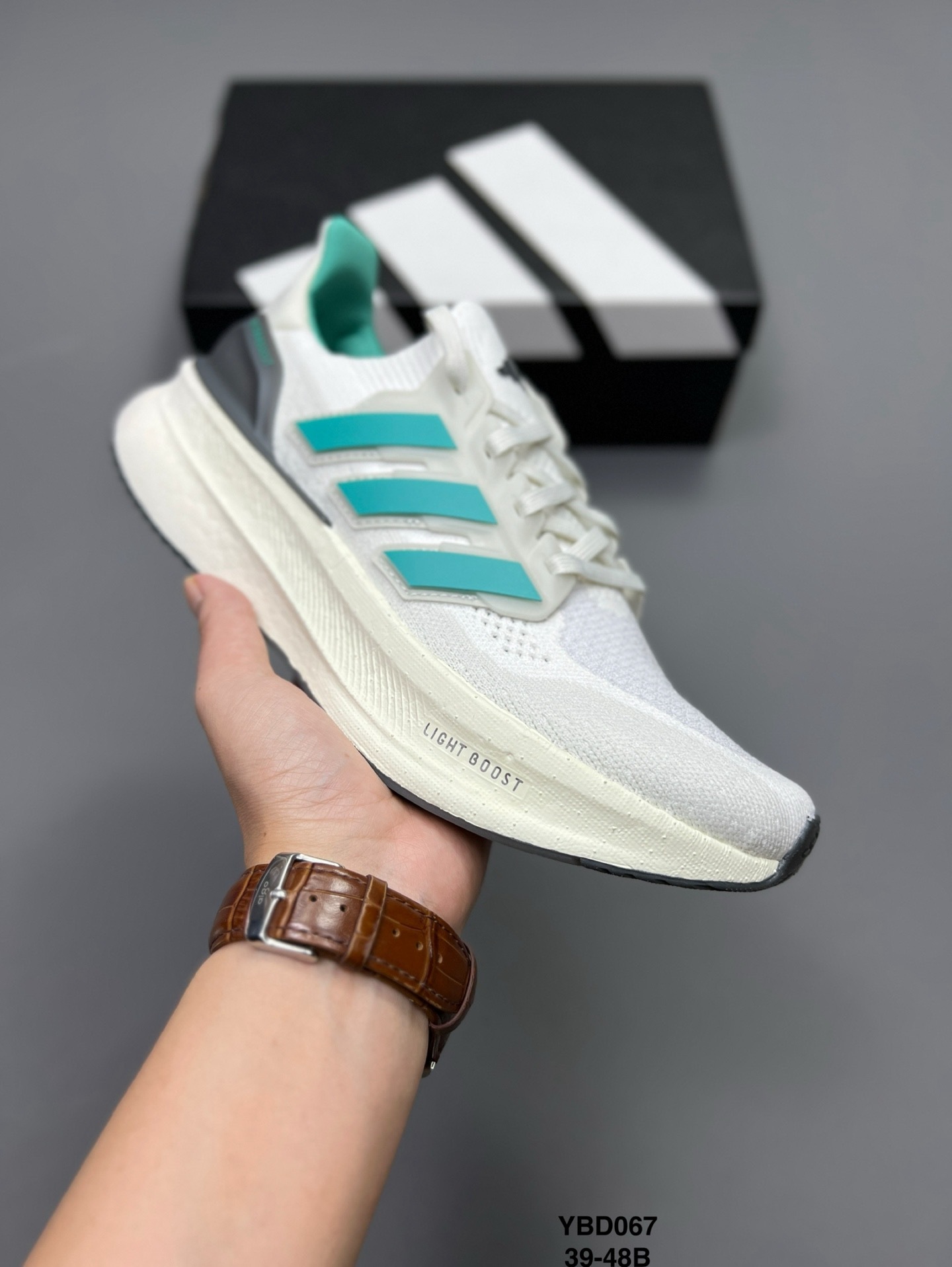 Adidas男鞋 阿迪達斯時尚休閒運動跑步鞋