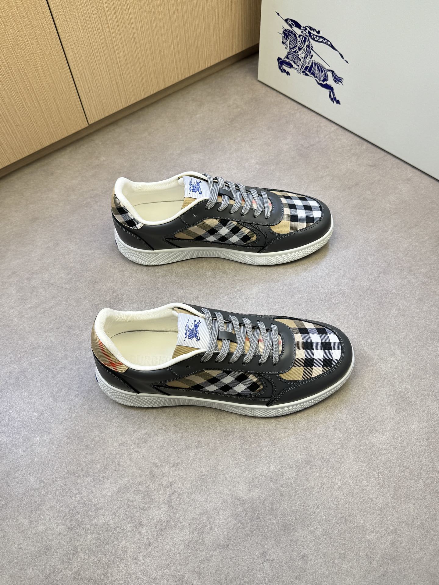 BURBERRY男鞋 2025專櫃同步 巴寶莉經典爆款休閑鞋