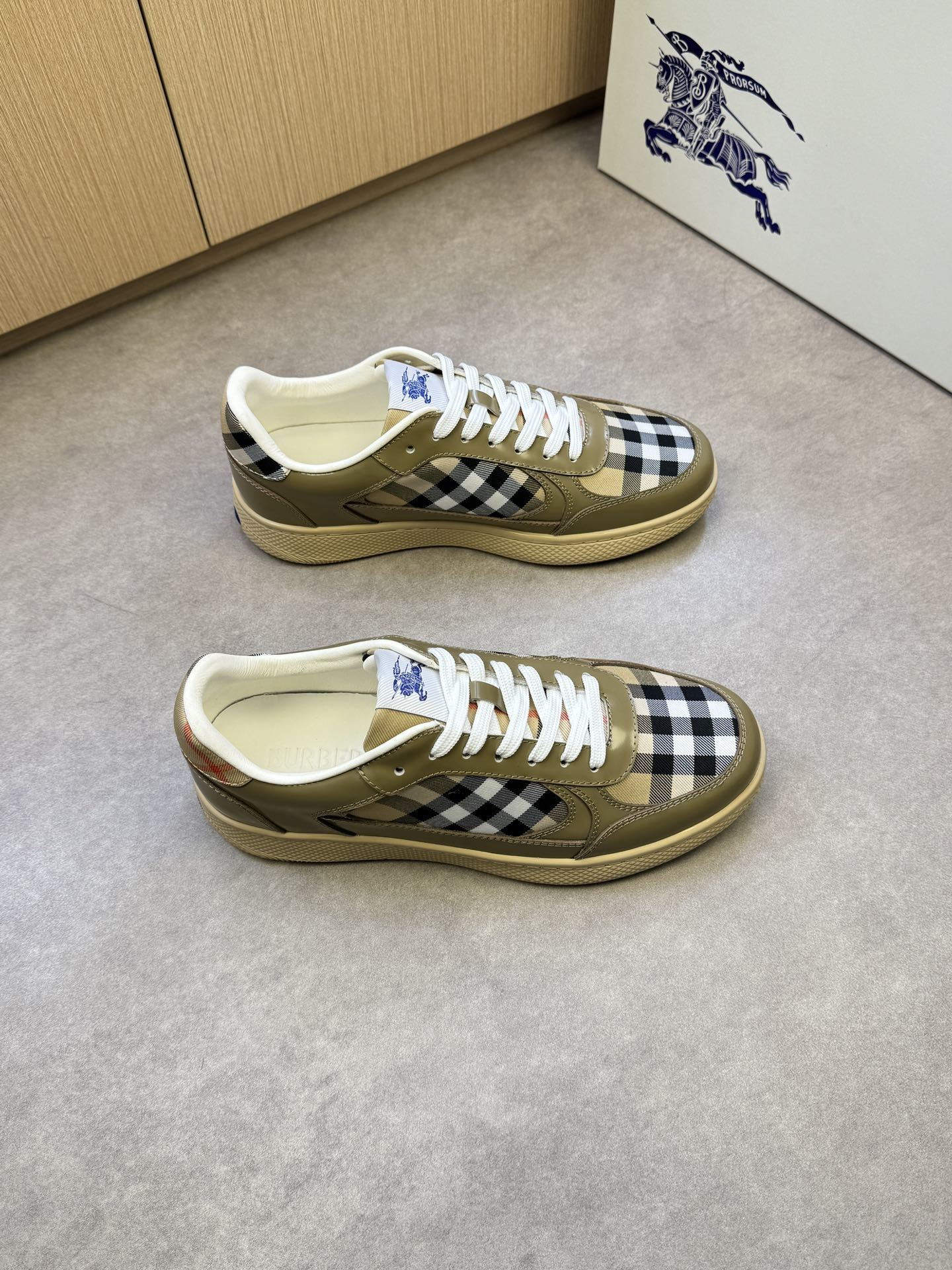 BURBERRY男鞋 2025專櫃同步 巴寶莉經典爆款休閑鞋