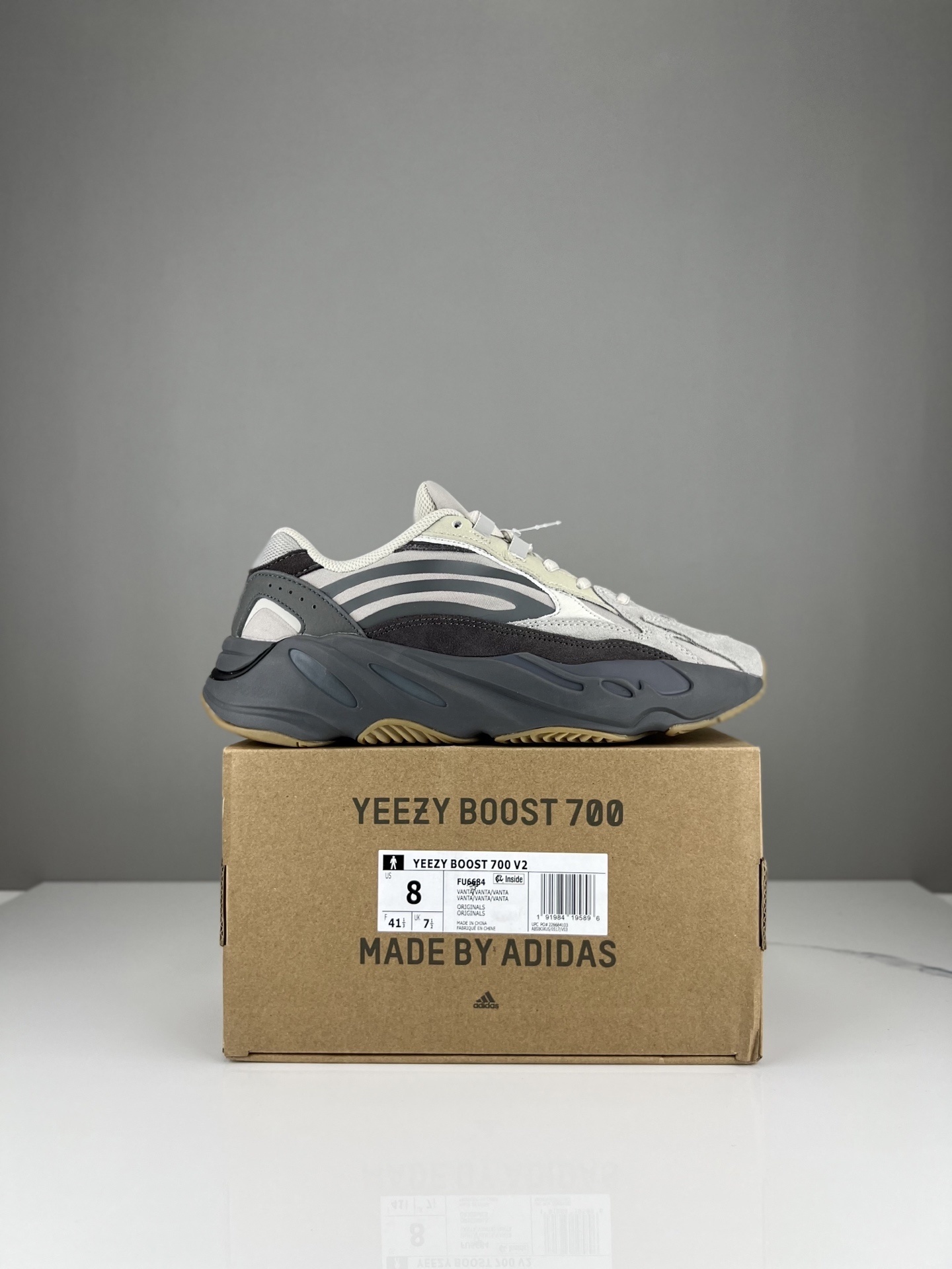 Adidas YEEzy 700V2情侶鞋 2025專櫃同步 阿迪達斯椰子休閑運動鞋