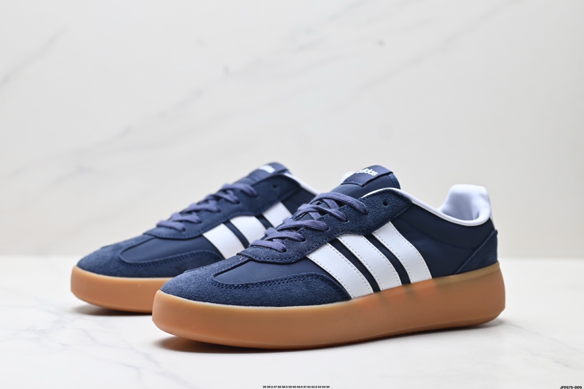 Adidas情侶鞋 阿迪達斯時尚休閒運動板鞋