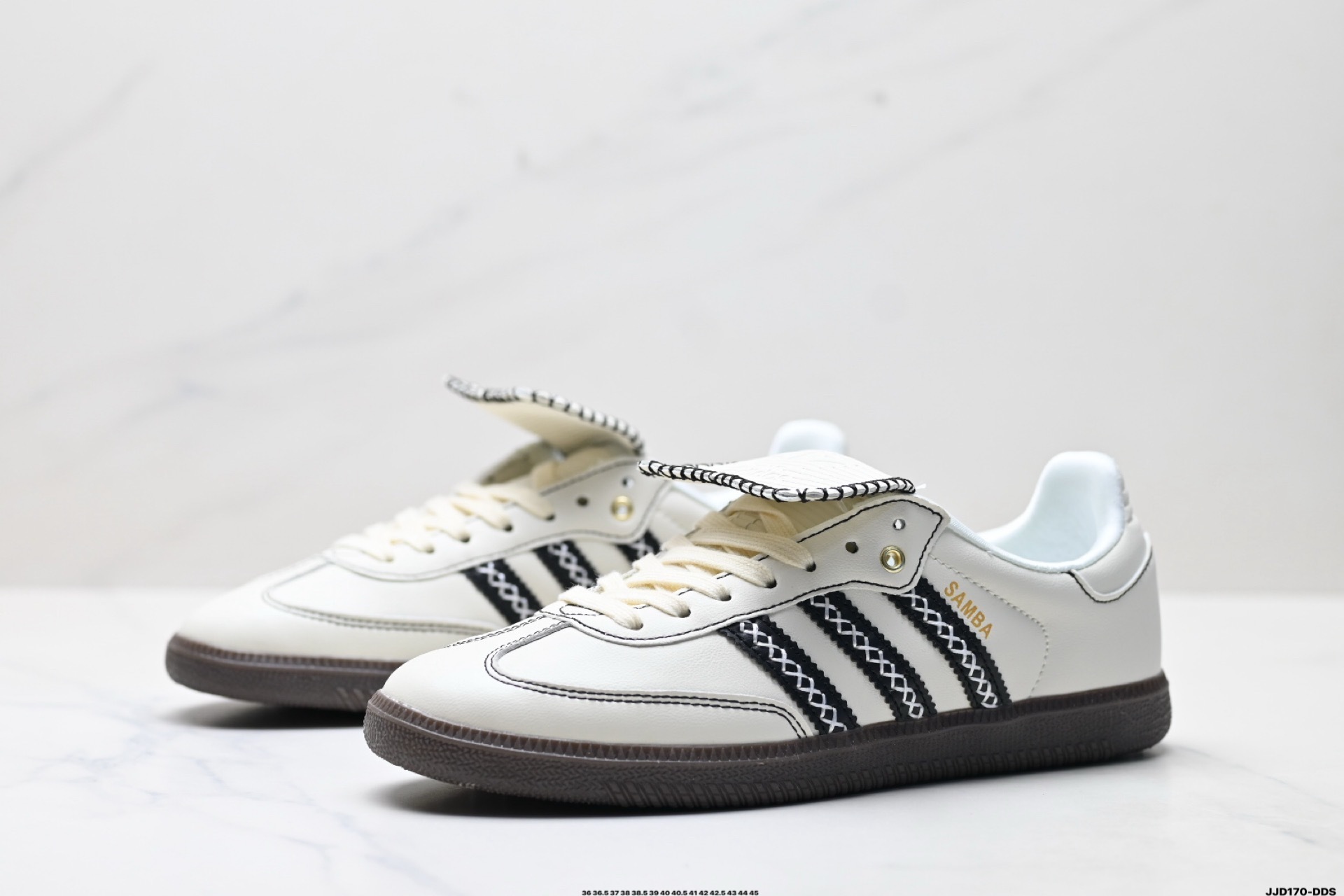 Adidas情侶鞋 阿迪達斯時尚休閒運動板鞋