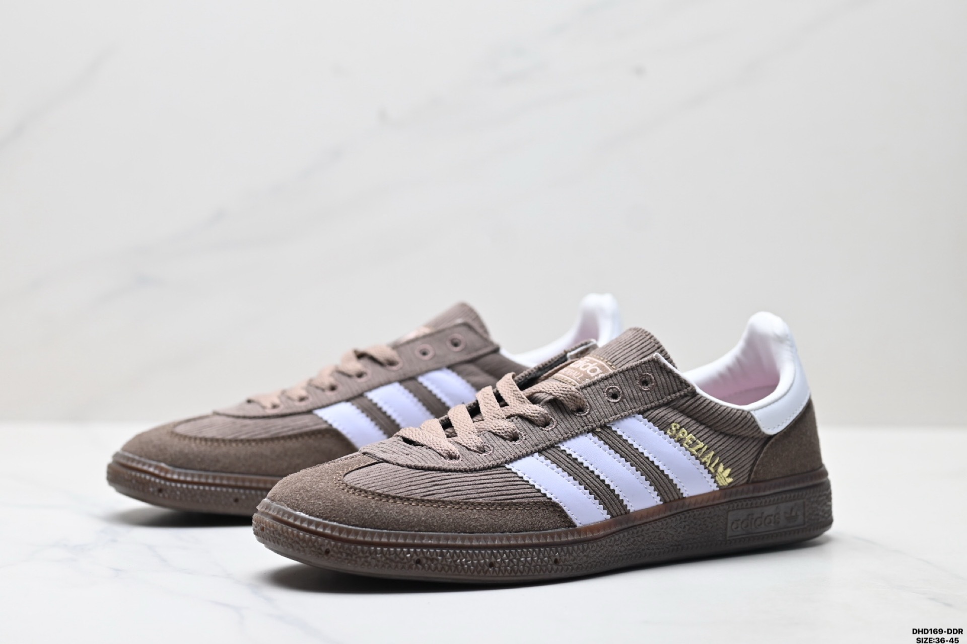 Adidas情侶鞋 阿迪達斯時尚休閑運動板鞋