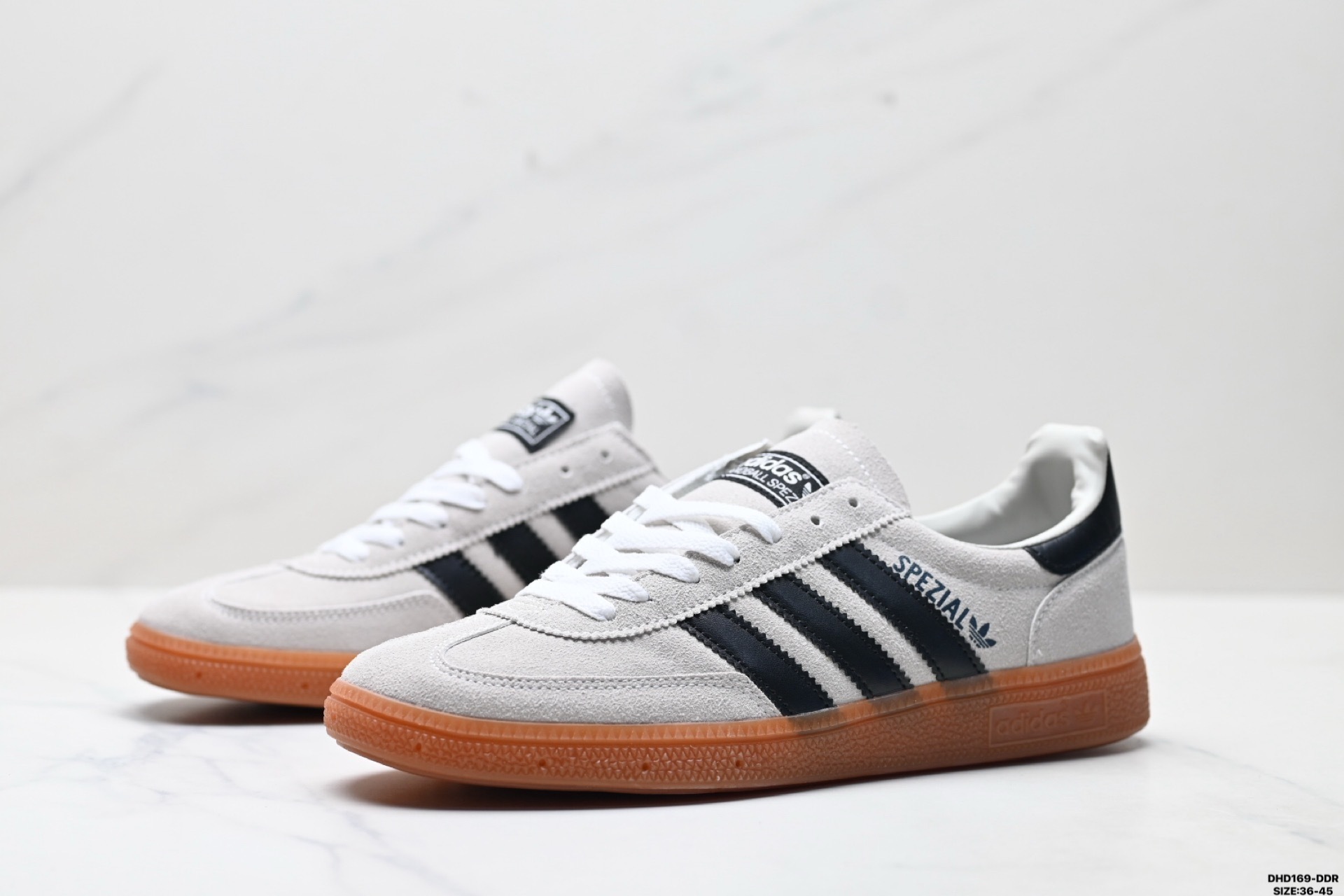 Adidas情侶鞋 阿迪達斯時尚休閑運動板鞋