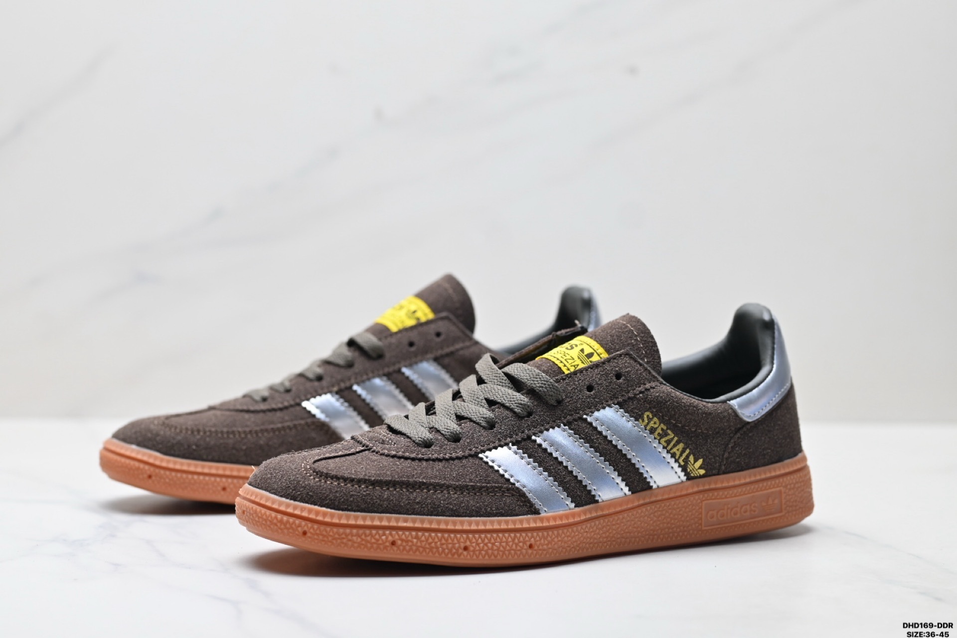 Adidas情侶鞋 阿迪達斯時尚休閑運動板鞋