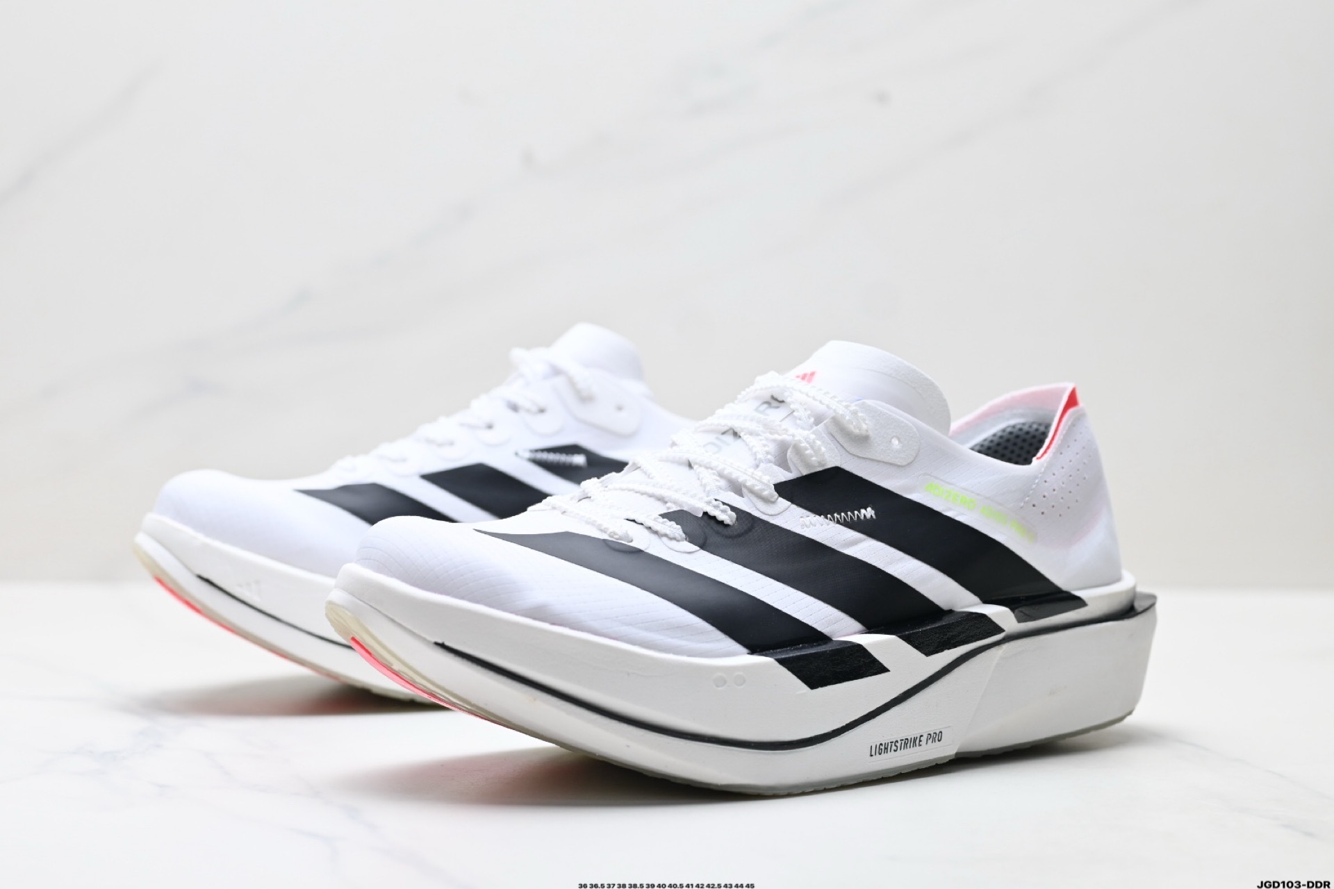 Adidas情侶鞋 阿迪達斯輕質透氣休閑運動跑步鞋