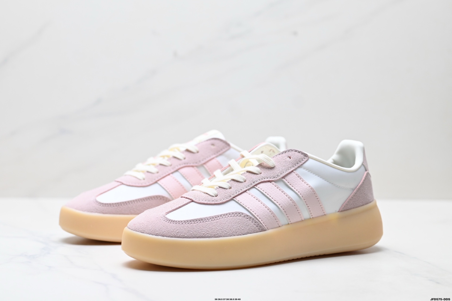 Adidas女鞋 阿迪達斯時尚休閒運動板鞋