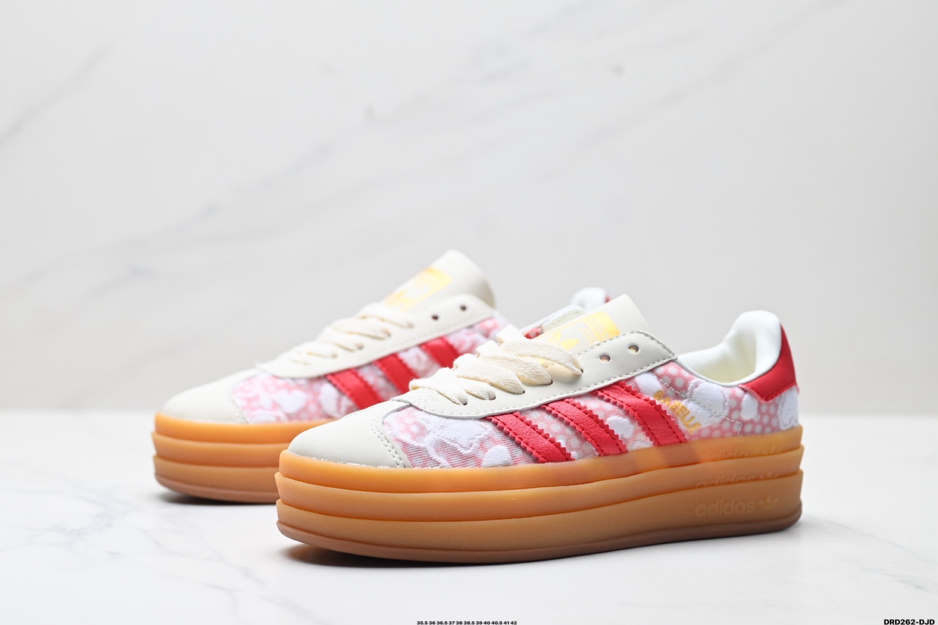 Adidas女鞋 阿迪達斯時尚休閑運動板鞋