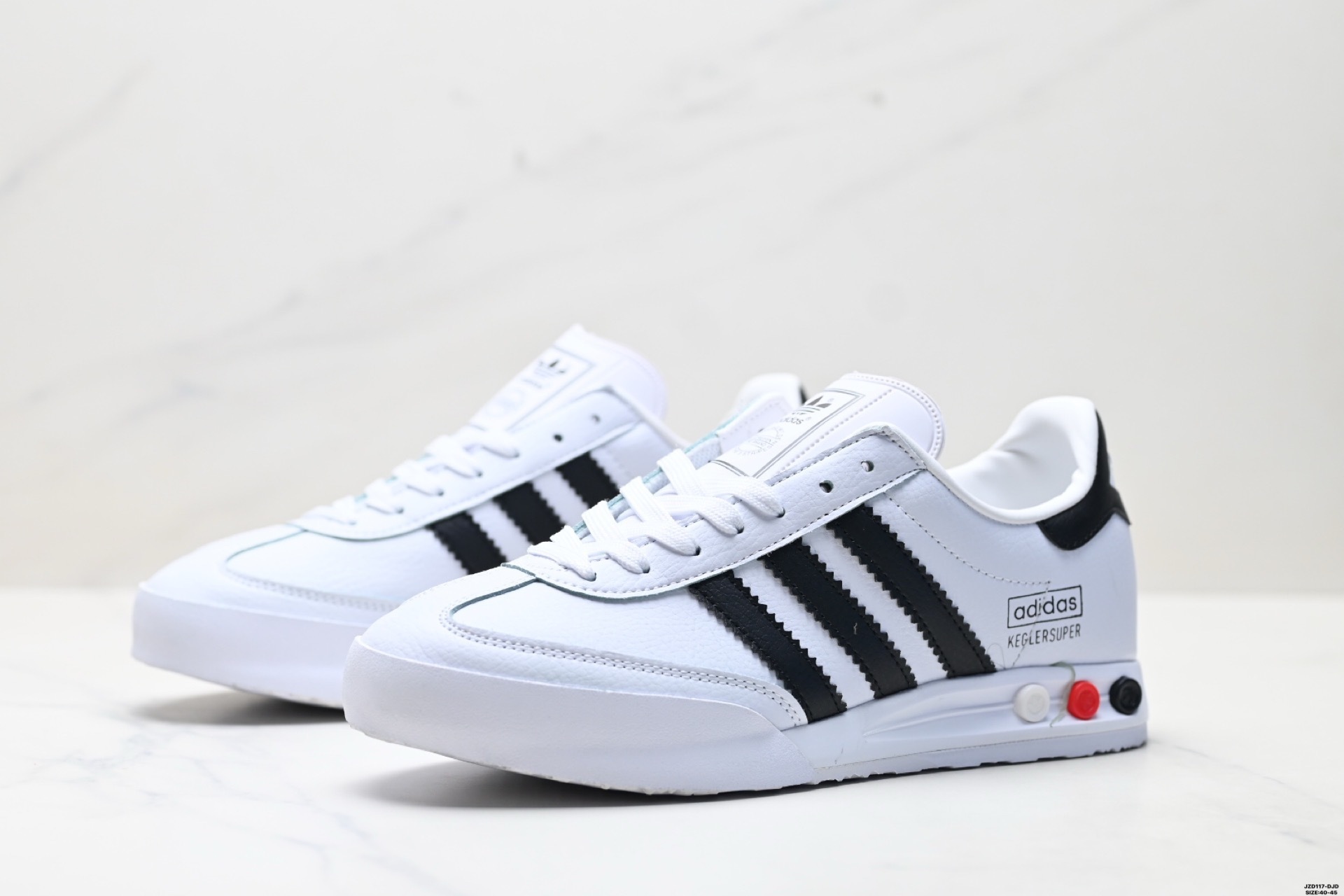 Adidas男鞋 阿迪達斯時尚休閑運動慢跑鞋