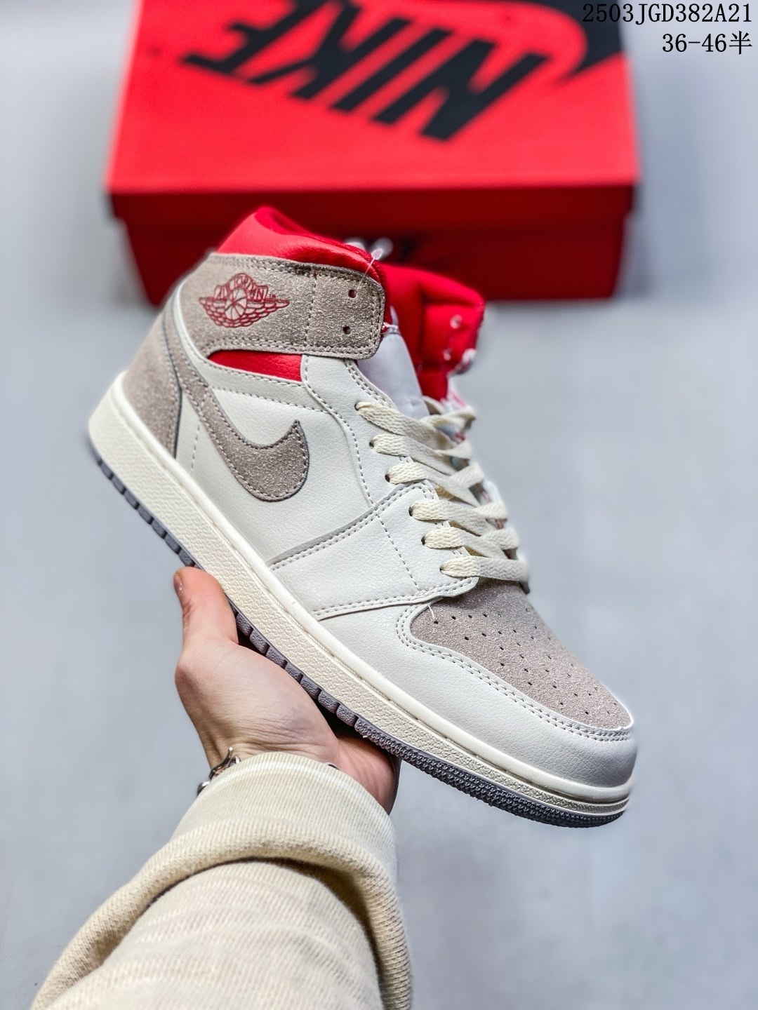 Air Jordan 1情侶鞋 喬丹高幫時尚休閑運動板鞋