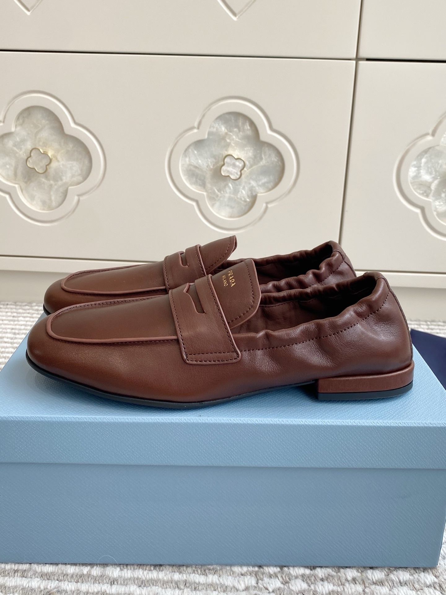 PRADA情侶鞋 2025專櫃同步 普拉達經典爆款樂福鞋