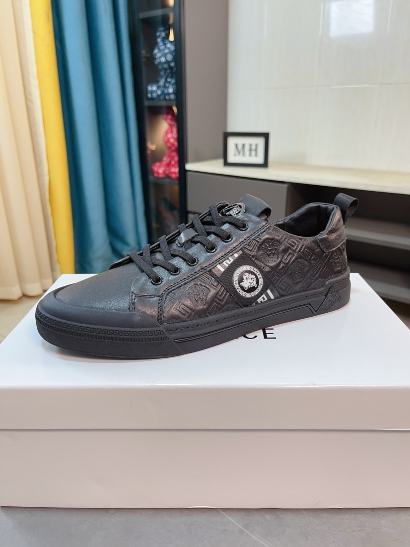 VERSACE男鞋 2025專櫃同步 範思哲經典爆款休閑鞋